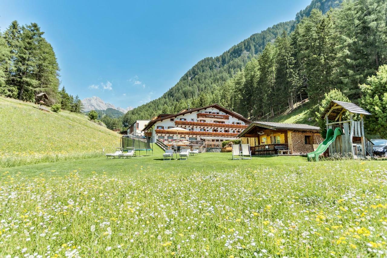 Hotel Jaegerheim 3S Сельва-ди-Валь-Гардена Экстерьер фото